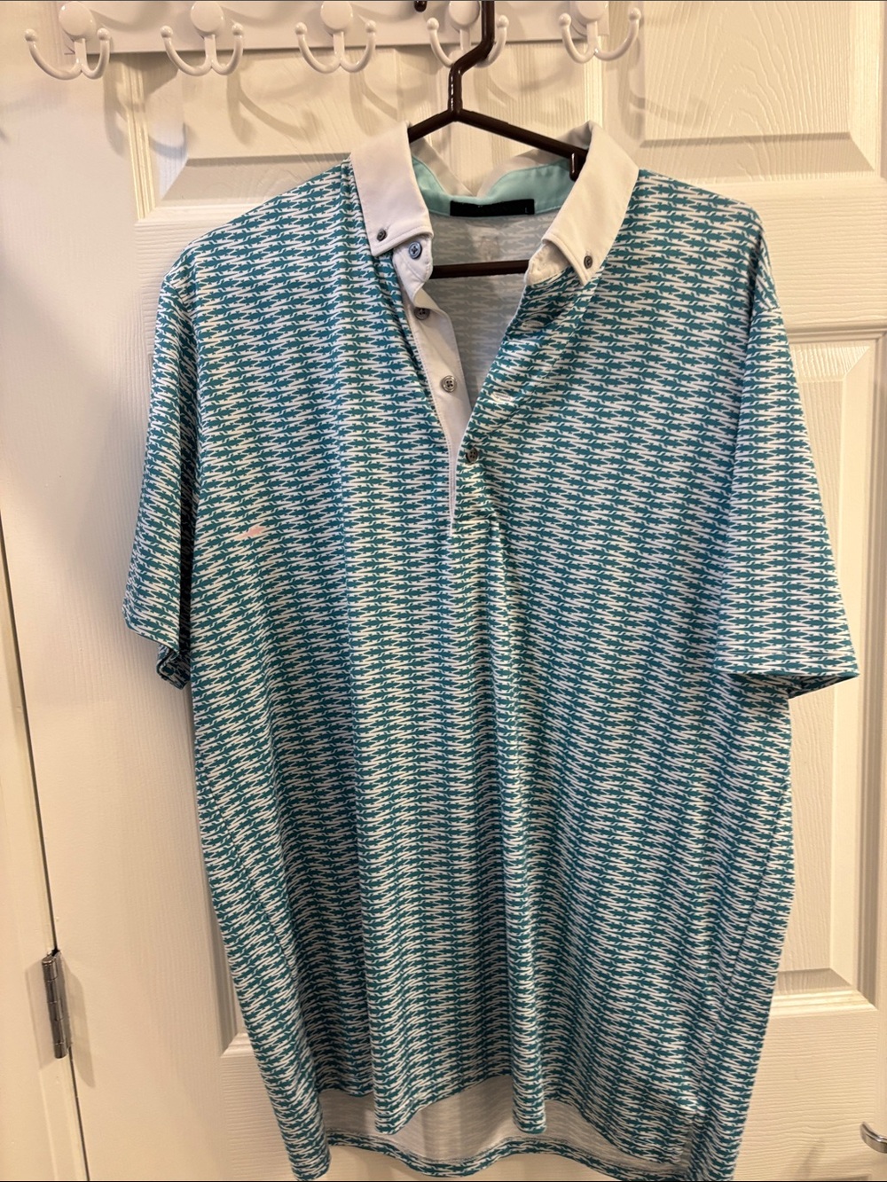 Greyson Men's Polo - green and white alligator print. Size L. Gently used